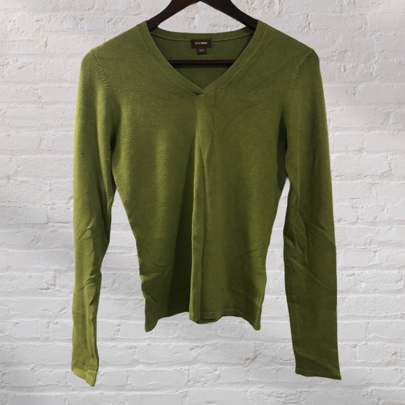 ⭐️ 2 for $30 ⭐️ Danier Green Sweater - Picture 2 of 4